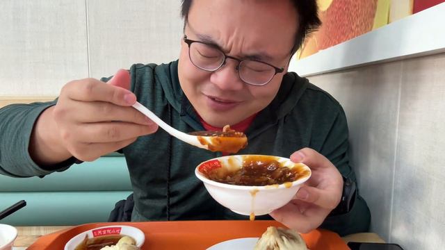“咱们的规矩是一小时吃55个……”粉丝都问我包子挑战怎么样了… смотреть онлайн