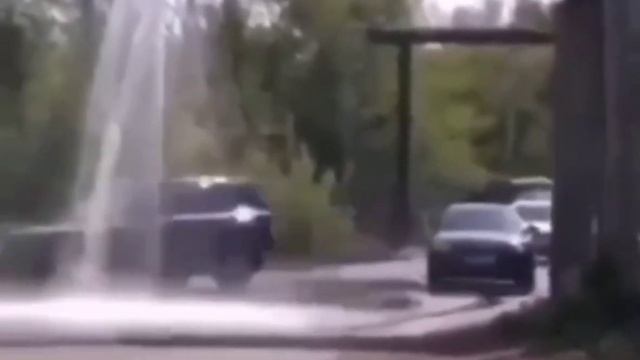 free carwash below a broken water pipeline смотреть онлайн