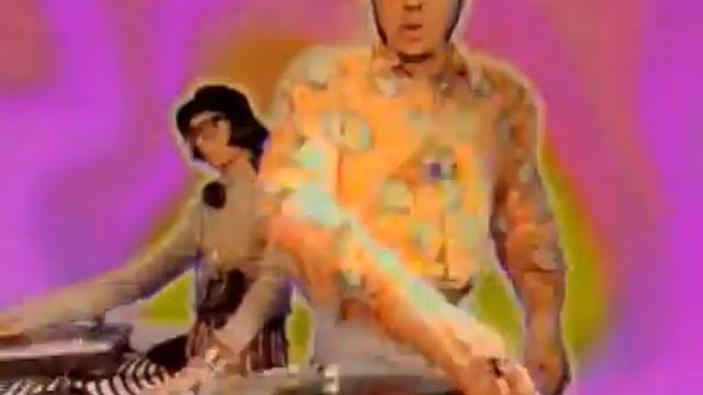 Deee Lite - Groove Is In The Heart.mp4 смотреть онлайн