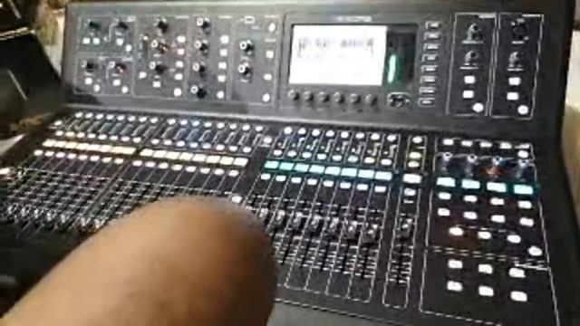 Unboxing DIgital mixer MIDAS M32 LIVE смотреть онлайн
