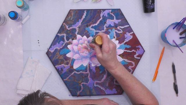 DAR28 💮 LOTUS DREAMS 💮 16" Hexagon Embellishing Bland Pour DecoArt Metallics Sandra Lett 032520 смотреть онлайн