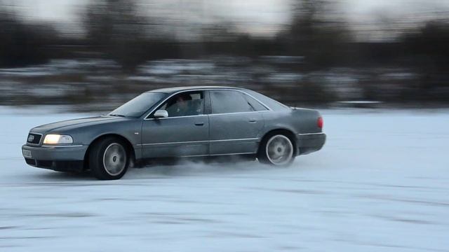 Audi S8 D2 quattro Snow Drift смотреть онлайн