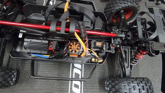 ARRMA MOJAVE v2. 6S BLX 1/7TH SCALE DESERT TRUCK смотреть онлайн