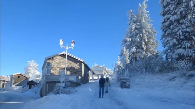 Снег в горах во Франции смотреть онлайн