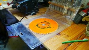 Как я очищаю пильный диск от смолы и нагара