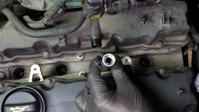 How to replace the spark plugs Peugeot 207 1.4 16V ⚡ смотреть онлайн