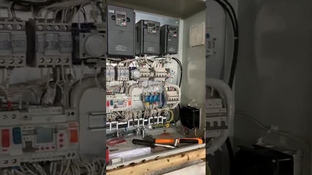 Шкаф управления вентиляцией на ферме. #вентиляцияфермы смотреть онлайн