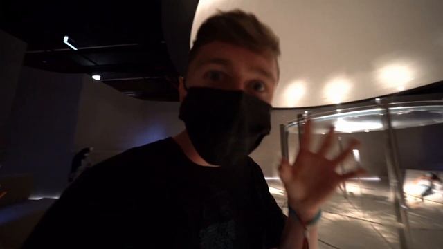 WHAT ITS REALLY LIKE AT DUBAI'S MUSEUM OF THE FUTURE! Review & Full Tour! смотреть онлайн