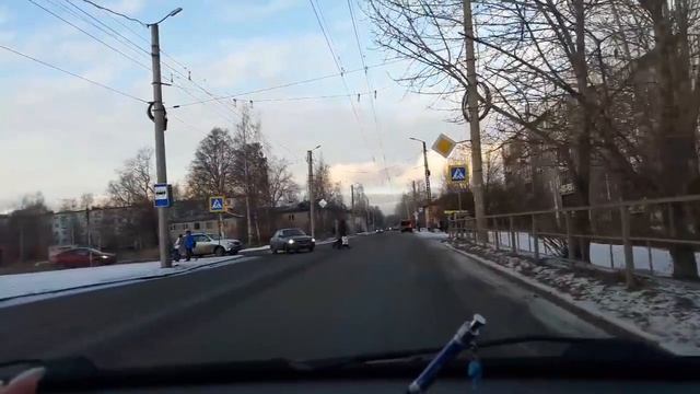 Разворот на узкой дороге в ограниченном пространстве смотреть онлайн
