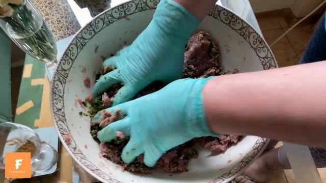 Котлеты из индейки с черносливом, грецкими орехами и «Хмели-сунели» (низкоуглеводное блюдо) смотреть онлайн