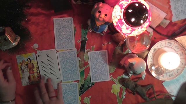 Гадание онлайн Есть ли у него чувства ко мне и что он скрывает Первая колода смотреть онлайн