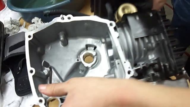 Rebuilding a blown up Briggs Quantum Engine [Part 2] смотреть онлайн