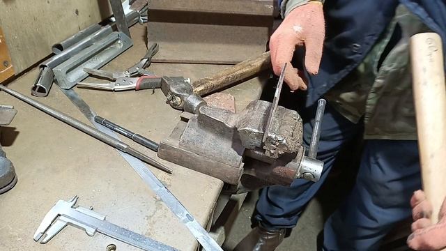 Как выровнять металл, погнутый "пропеллером", без нагрева? Секреты слесарного дела #1. смотреть онлайн