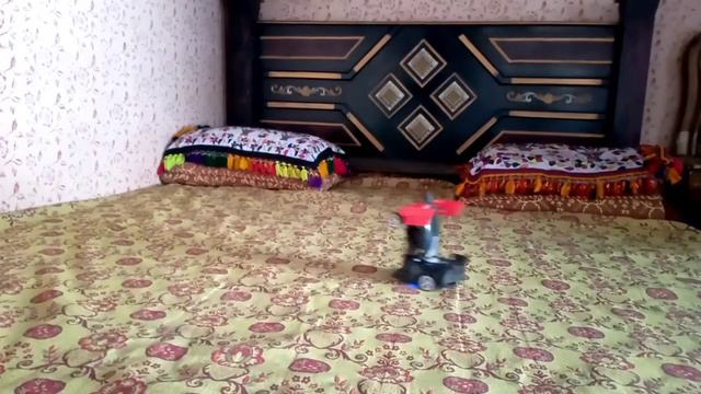 Kids play with trancformor RC Robert car смотреть онлайн