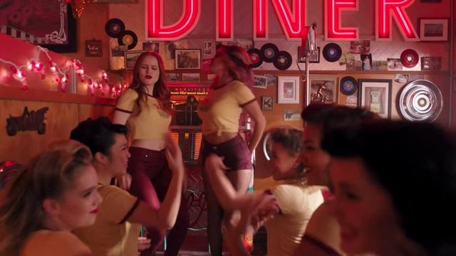 Vanessa Morgan tights 1 смотреть онлайн