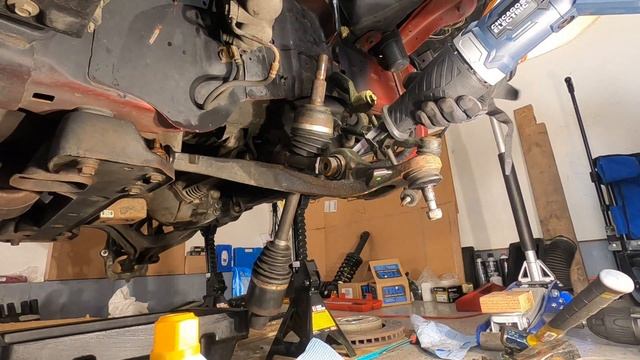 2006 Jeep Commander struts, shocks, CV axles and bearing replacement. смотреть онлайн