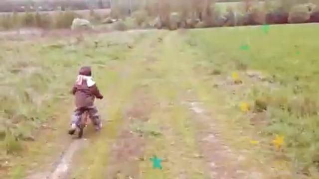 Беговел. Первые шаги. Май 2015 (Created with @Magisto) смотреть онлайн
