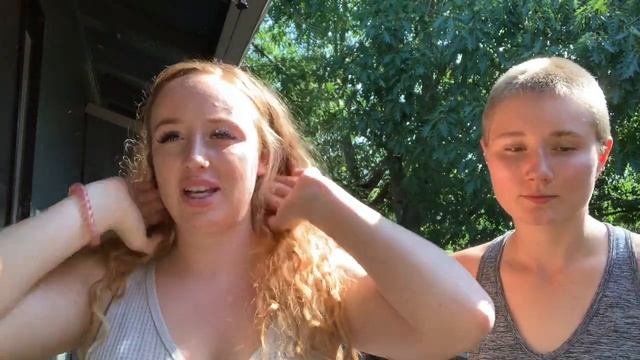 SHAVING MY FRIENDS HEAD // BUZZING HER HAIR OFF смотреть онлайн