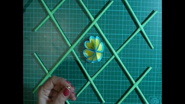 Панно из бумаги. Цветы из бумаги. смотреть онлайн