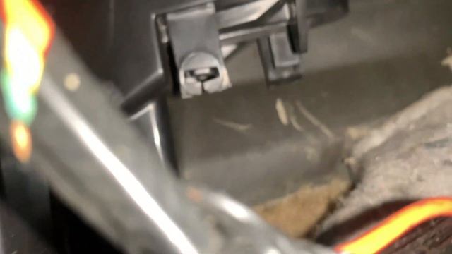 2007 Chevy HHR Blower Motor Resistor Block Replacement смотреть онлайн