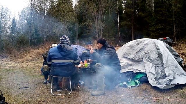 Мотопутешествие по оффроуду на эндуро к весенней реке смотреть онлайн