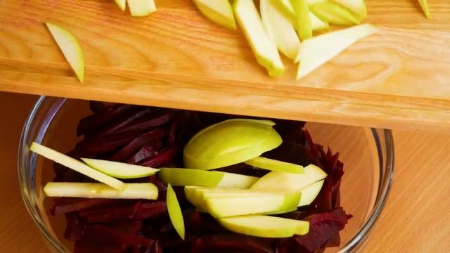 Получается ВКУСНЕЕ ШУБЫ и КЛАССИЧЕСКОГО ВИНЕГРЕТА. САЛАТ ИЗ ВАРЕНОЙ СВЁКЛЫ с ГОРОШКОМ и СЕЛЬДЬЮ смотреть онлайн