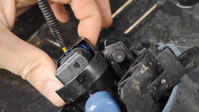 LADA GRANTA установка защитной сетки в бампер. Снятие переднего бампера. смотреть онлайн