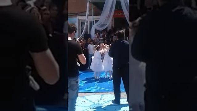 Танец чаек на последнем звонке смотреть онлайн