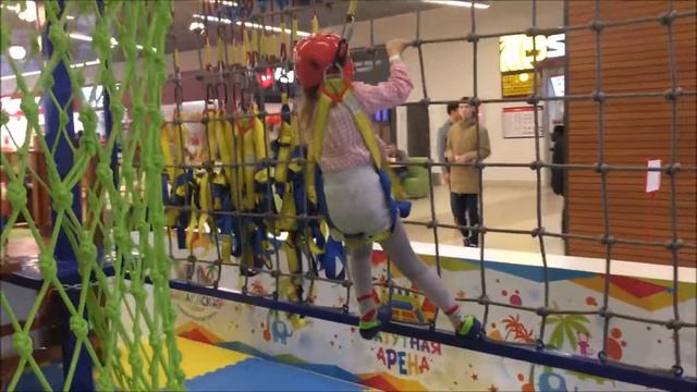 Собираем монетки Super Mario Прогулка в детской комнате "Мадагаскар". смотреть онлайн