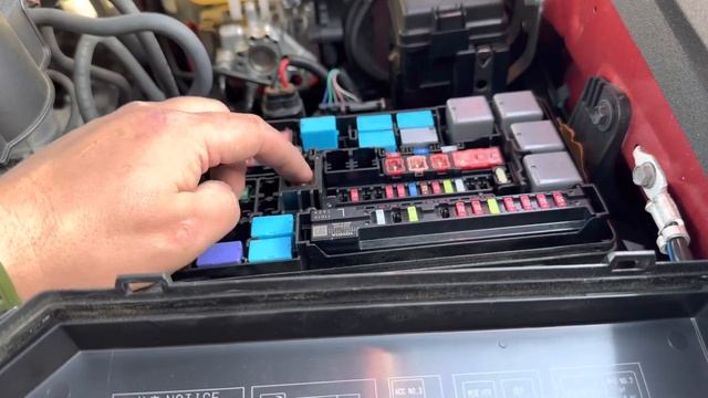 5th gen Toyota 4unner Fuse Box Location смотреть онлайн