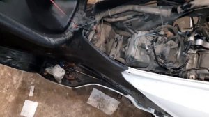 Замена кронштейна двигателя sym joymax 300 .