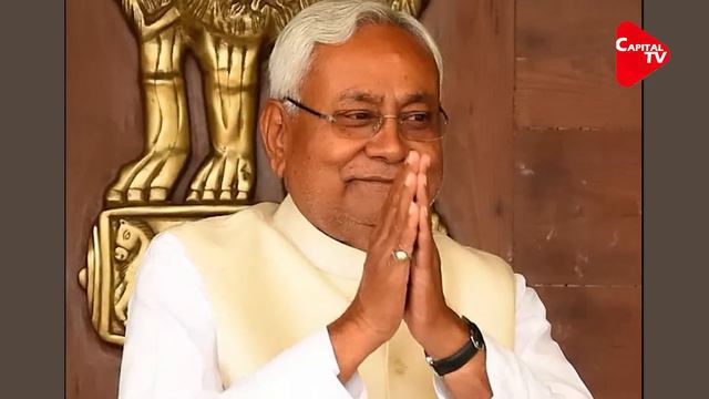 Tej Pratap Yadav Abandons Mahua Seat, Files Nomination From Hasanpur | Capital TV смотреть онлайн