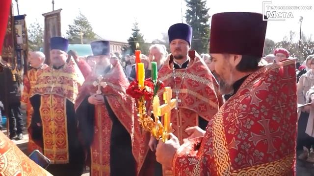 Общегородской крестный ход и молебен возле Церкви Иконы Божией Матери Умиление смотреть онлайн