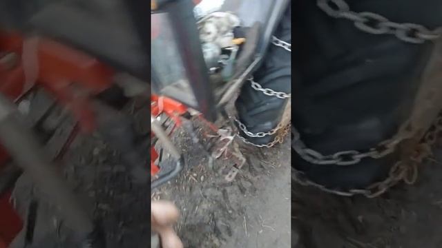 Устраняем течь масла в головке трактора Т-25 все очень просто смотреть онлайн