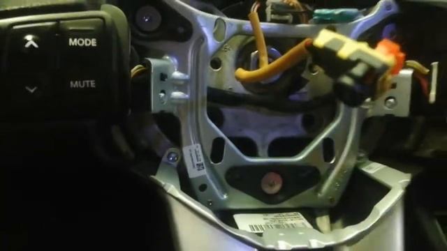 Как снять руль и подушку безопасности на Киа Спортейдж 3(Kia Sportage lll) смотреть онлайн