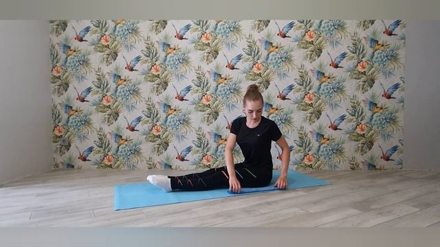 Тема: "Танцювальні елементи і робота з предметами" смотреть онлайн