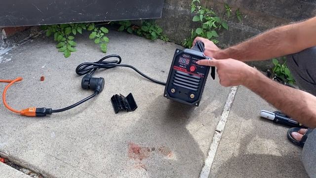 I older Mini Inverter Welding Machine MMA 160 amperes it Small and cheap welder but terrible! смотреть онлайн