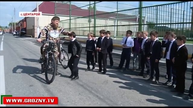 рамзан кадыров подарил велосипеды смотреть онлайн