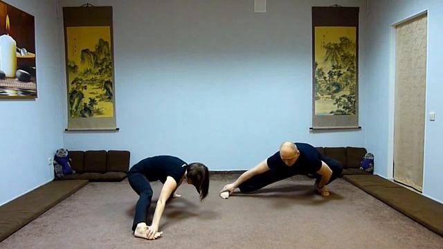 Растягиваем ноги. Урок 7