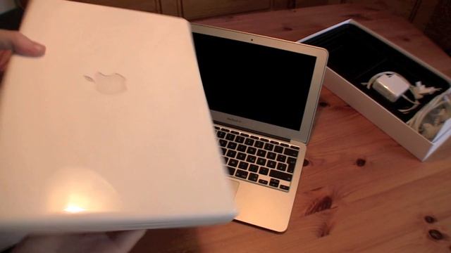 Unboxing: New MacBook Air 2010 (11" inch) смотреть онлайн