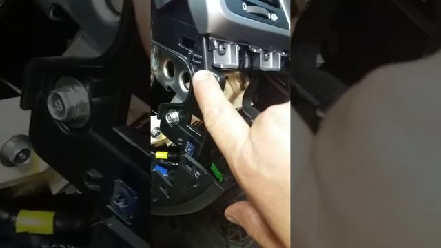 Точки подключения радар-детектора на Huyndai Tucson смотреть онлайн