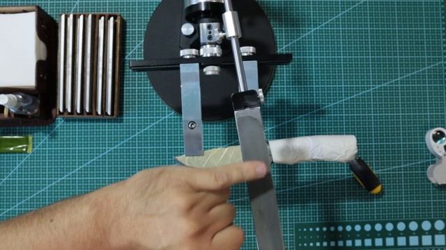 Заточка ножа из Х12МФ, чугун, лента ПВХ.