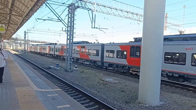 ЭЛЕКТРОПОЕЗД ЭС-1 037 СООБЩЕНИЕМ МОСКВА - НИЖНИЙ НОВГОРОД ПРОЕЗЖАЕТ СТАНЦИЮ ШОССЕ ЭНТУЗИАСТОВ МЦК. смотреть онлайн