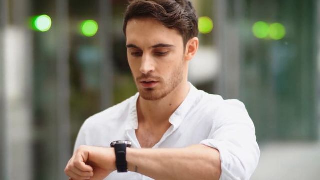 Garmin Lily Small GPS Smartwatch Review | All Features Explained смотреть онлайн