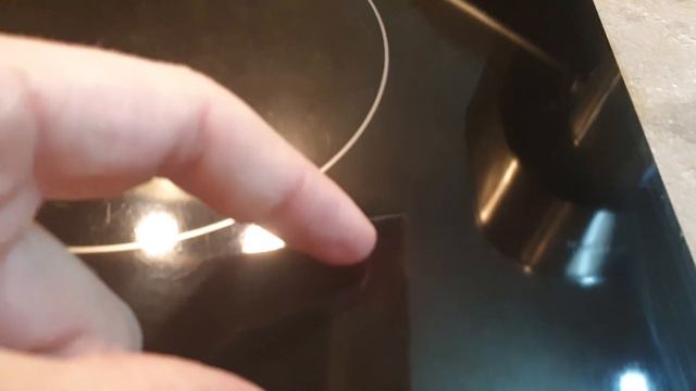 Что стало с покрытием варочной панели Electrolux через 5лет.Индукция.EHH6340FOK. Сделано в Германии смотреть онлайн