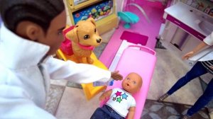 ПРИВИВКИ СОБАКЕ, А В БОЛЬНИЦУ МАКСА?? Катя и Макс веселая семейка! Смешные куклы Барби Даринелка Т