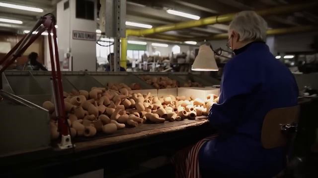 How Savinelli Pipes are made! смотреть онлайн