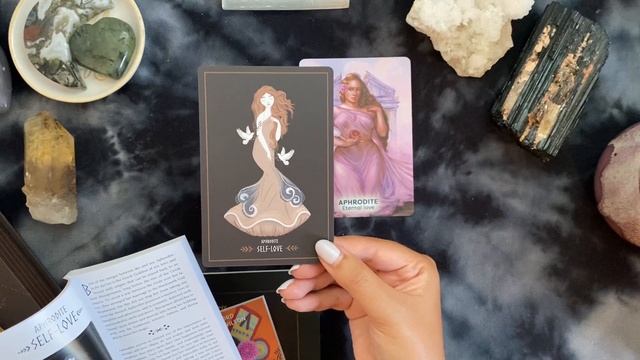 Guidance of the Goddess Oracle (and do I need these other goddess decks?!) смотреть онлайн
