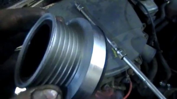 Рено Логан почему пищит ремень генератора (как снять генератор)/Renault Logan remove a generator