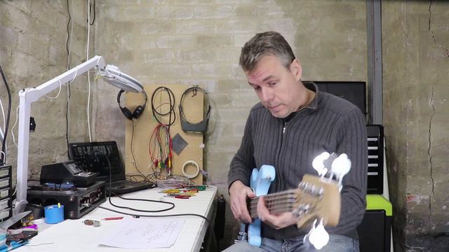 How To Paint A Pickguard, Plus Some Preamp Tweaks. (Project Berocca Part 12) смотреть онлайн